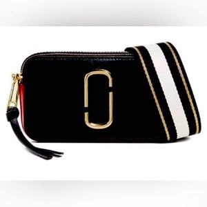 Marc Jacobs The Snapshot Crossbody in black & red